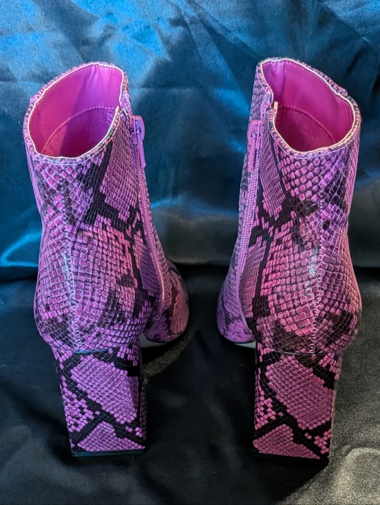 BCBGeneration Briel Ankle Boot in Pink Snake Size 9.5M NIB MSRP $139 - Picture 6 of 8